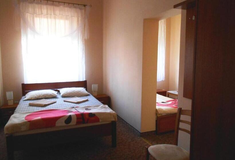 חדר סטודיו סטנדרד, Lubavia