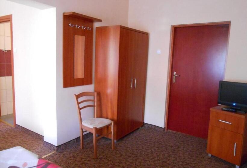 חדר סטודיו סטנדרד, Lubavia