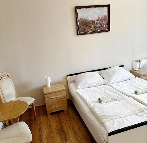 חדר סטודיו סטנדרד, Lubavia