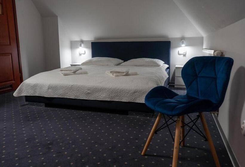 豪华房间, Podjadek