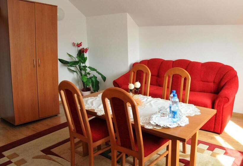 Апартаменты 1 Спальня, Restauracja Rywa Verci