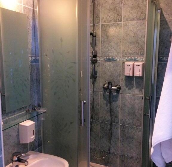 חדר סטנדרט לשלושה, Restauracja Tawerna Gliwice