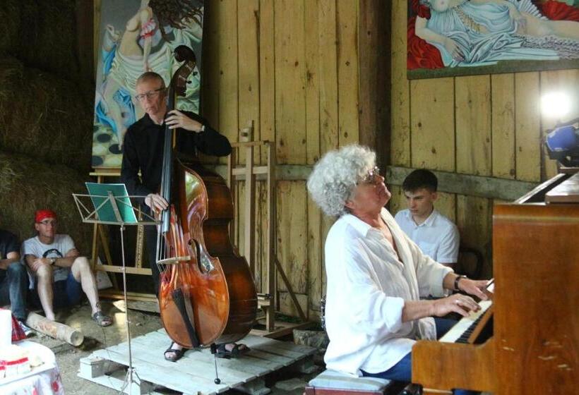 3ベッドルームアパートメント, Ropuszy Dwór