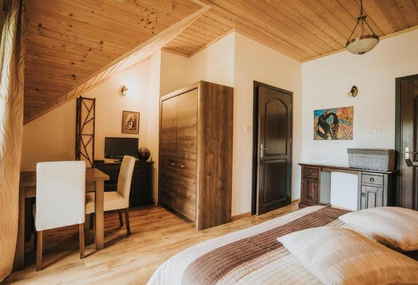 带阳台的豪华间, Grzechowisko