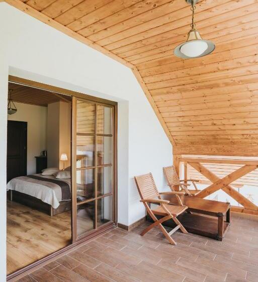 带阳台的豪华间, Grzechowisko