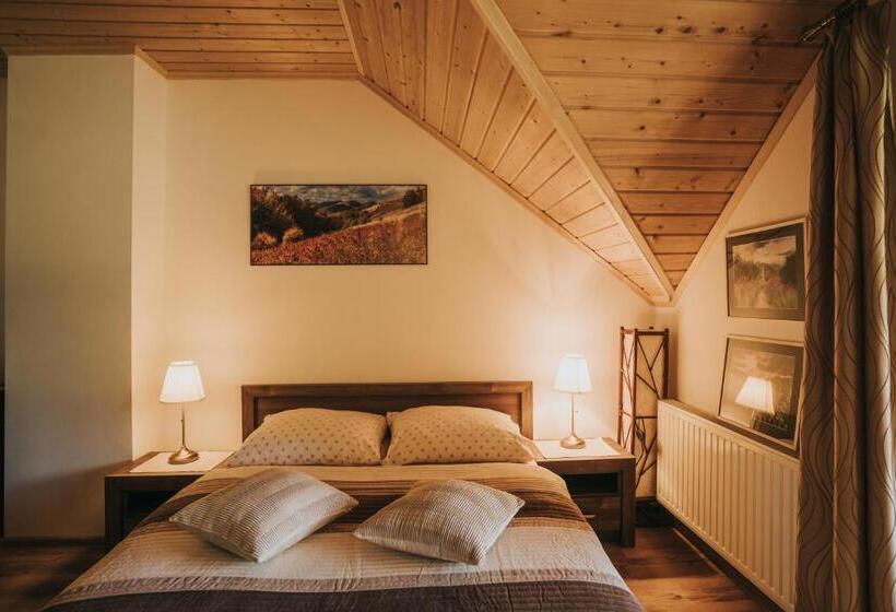 带阳台的豪华间, Grzechowisko