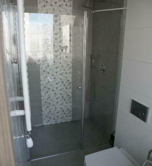 Номер Deluxe, Ik Corner