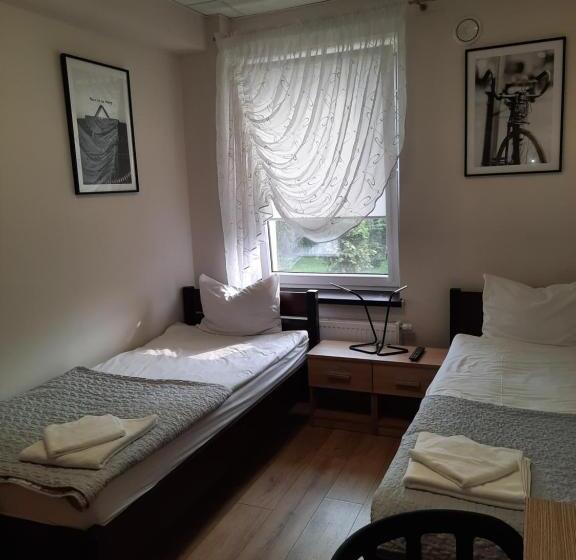 Номер Стандарт, Ik Corner