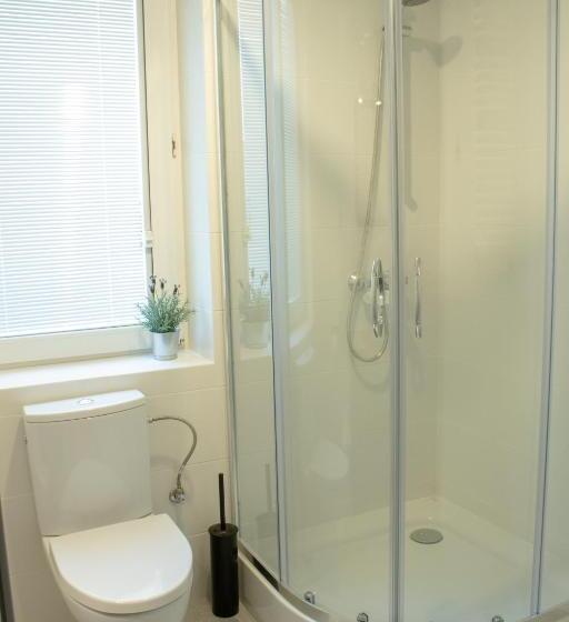 إستديو قياسى مزود بشرفة, Podomek