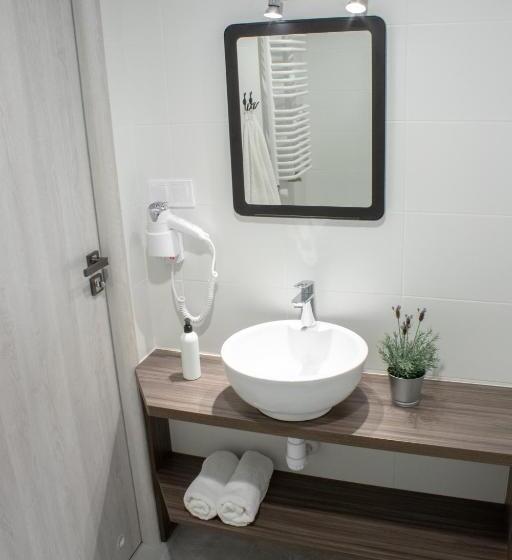 غرفة أساسية, Podomek