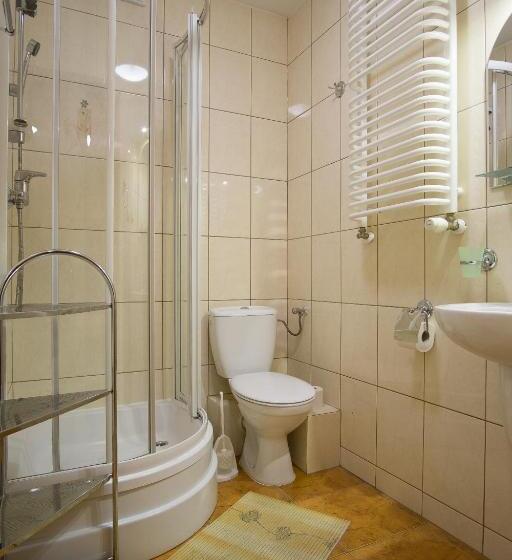 スタンダード4人部屋, Pohulanka