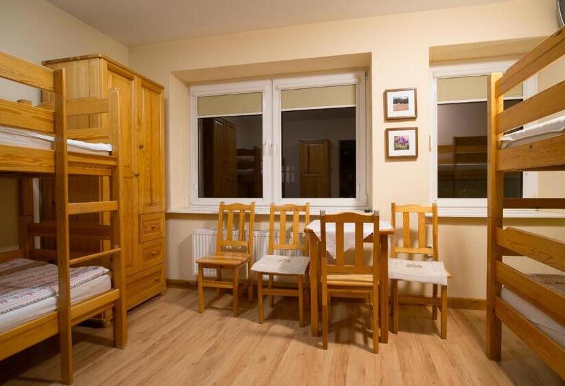 スタンダード4人部屋, Pohulanka