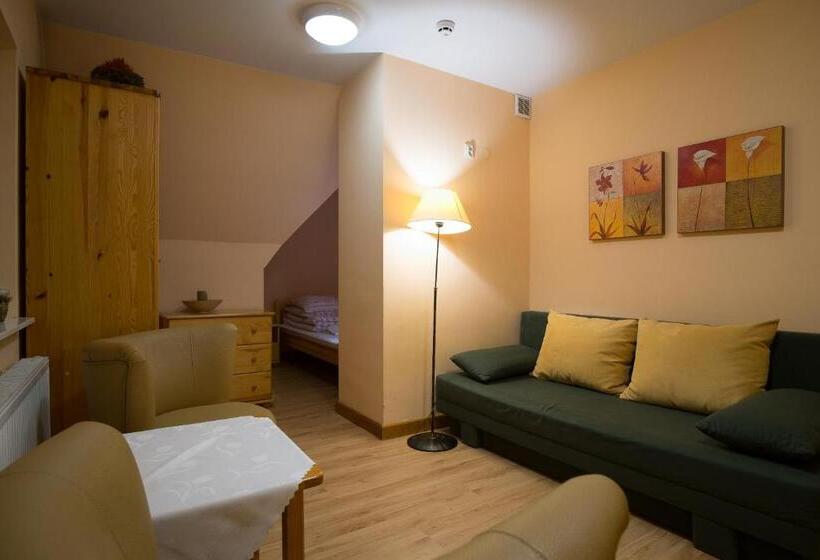 スタンダードトリプルルーム, Pohulanka