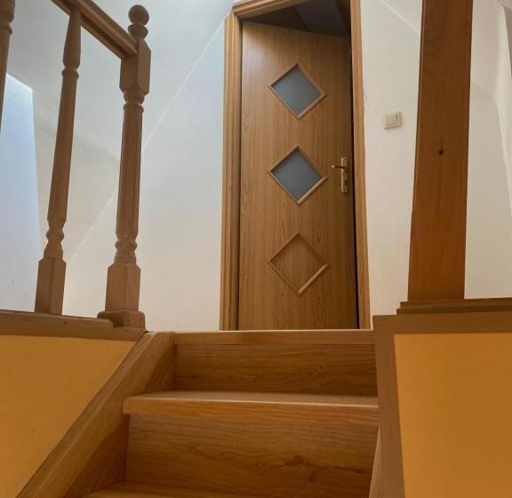 スタンダードトリプルルーム, Pohulanka