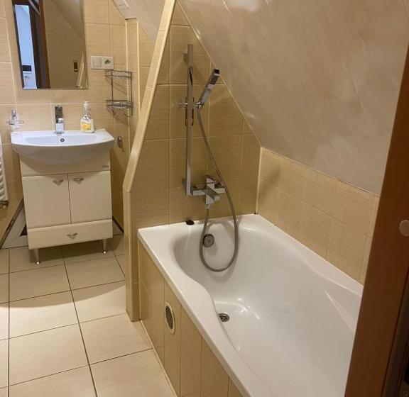 スタンダードトリプルルーム, Pohulanka