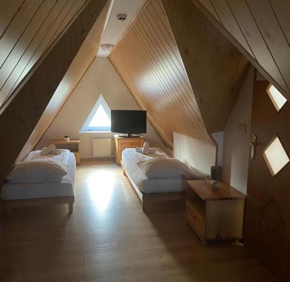 スタンダードトリプルルーム, Pohulanka