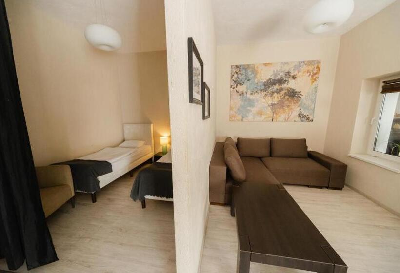 חדר משפחתי, Słoneczna