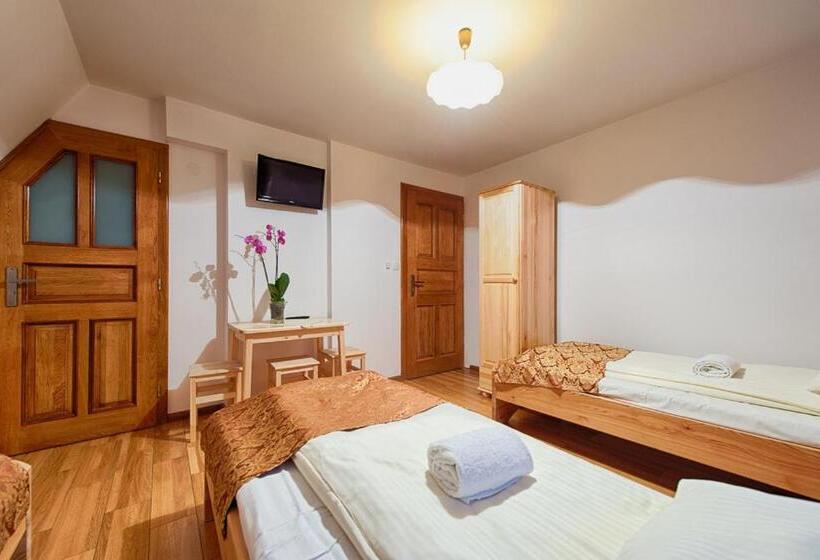 اتاق استاندارد سه نفره, Willa Chaber