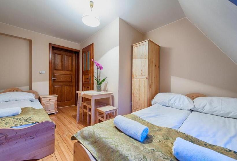 اتاق استاندارد سه نفره, Willa Chaber