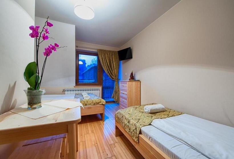 اتاق استاندارد سه نفره, Willa Chaber