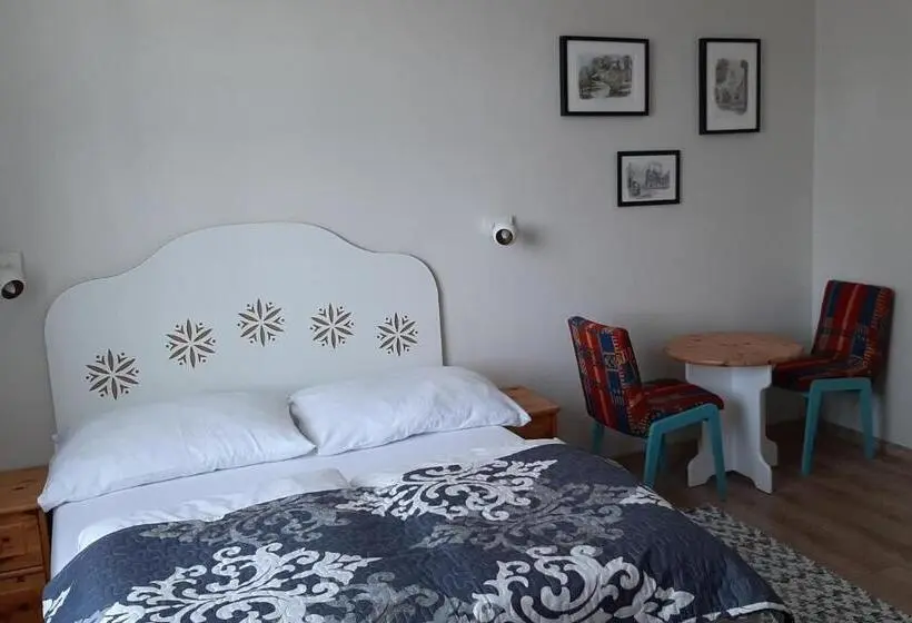 Standard Neljän Hengen Huone, Willa Halinówka