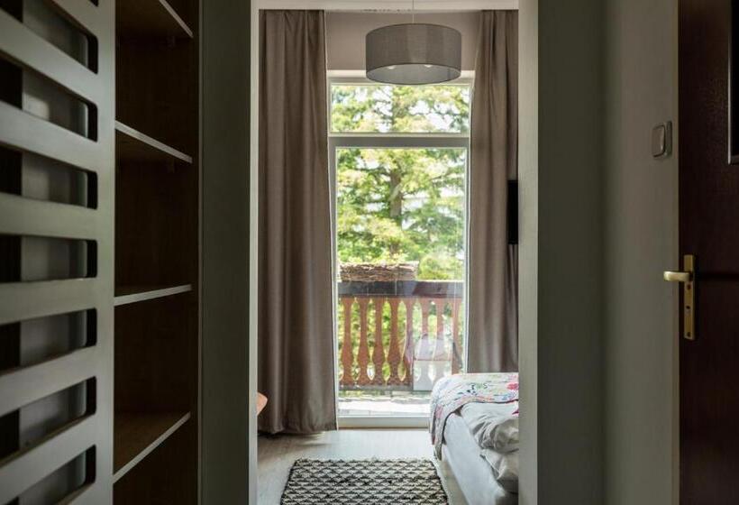 اتاق استاندارد با بالکن, Willa Halinówka