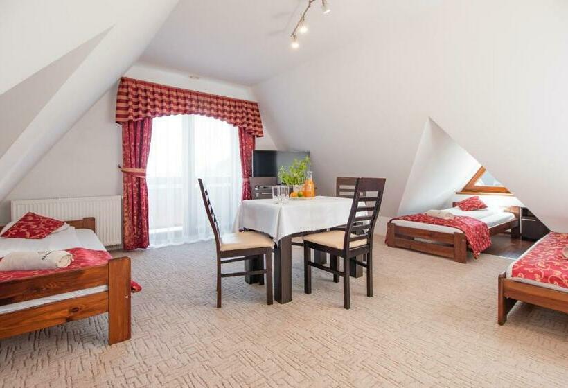 Четырехместный Номер Стандарт, Willa Szmaragd   śniadania   Zniżki Na Termy   Sauna   Bilard   Stoki Narciarskie