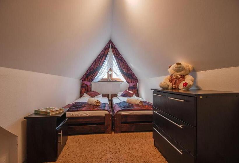 Семейный Номер, Willa Szmaragd   śniadania   Zniżki Na Termy   Sauna   Bilard   Stoki Narciarskie