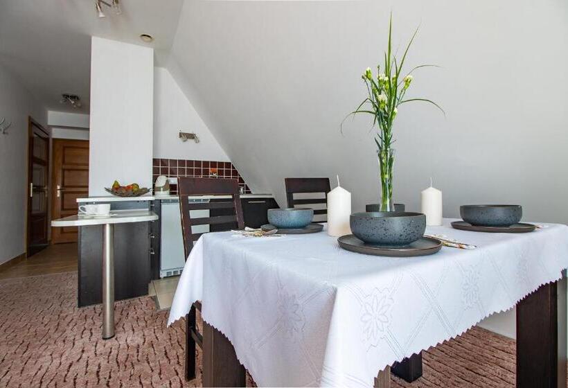 Семейный Номер, Willa Szmaragd   śniadania   Zniżki Na Termy   Sauna   Bilard   Stoki Narciarskie