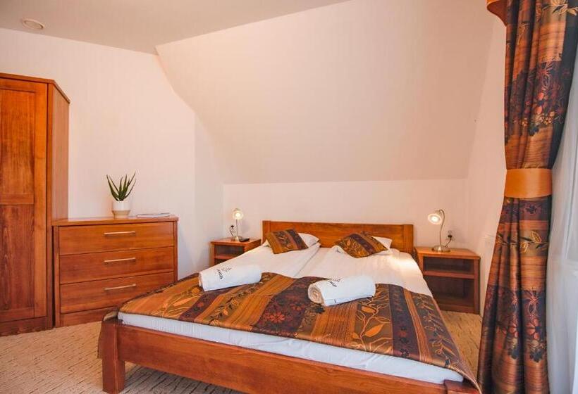 Люкс 2 Спальни, Willa Szmaragd   śniadania   Zniżki Na Termy   Sauna   Bilard   Stoki Narciarskie