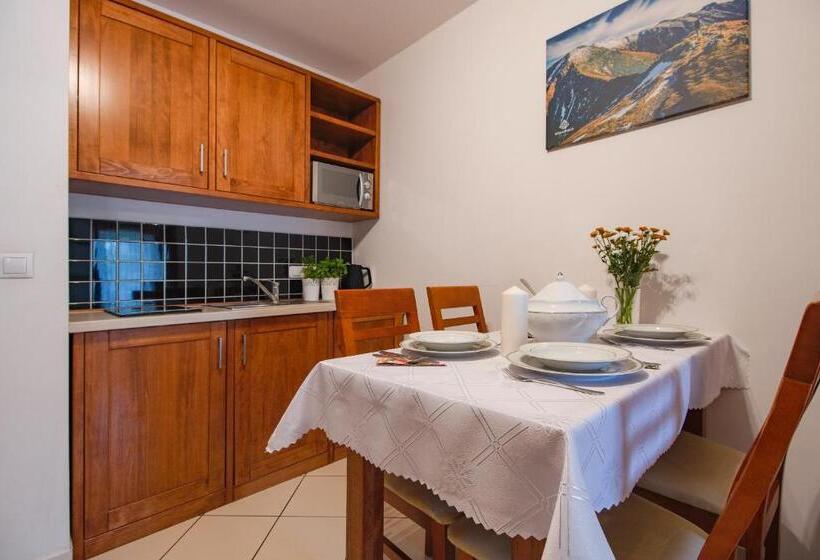 Люкс 2 Спальни, Willa Szmaragd   śniadania   Zniżki Na Termy   Sauna   Bilard   Stoki Narciarskie