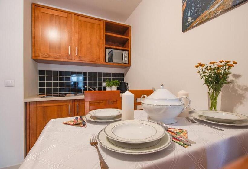 Люкс 2 Спальни, Willa Szmaragd   śniadania   Zniżki Na Termy   Sauna   Bilard   Stoki Narciarskie