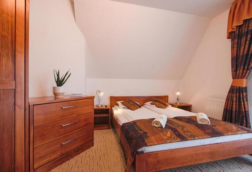 Люкс 2 Спальни, Willa Szmaragd   śniadania   Zniżki Na Termy   Sauna   Bilard   Stoki Narciarskie