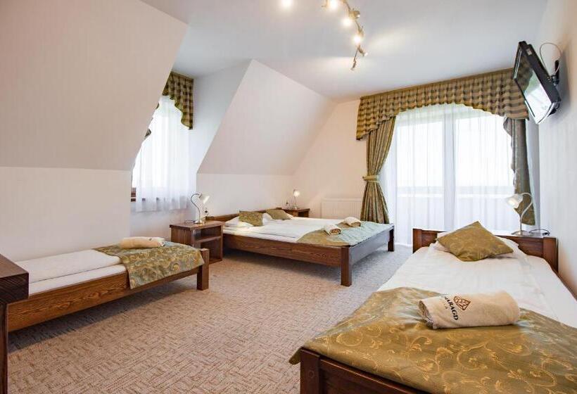 Люкс 2 Спальни, Willa Szmaragd   śniadania   Zniżki Na Termy   Sauna   Bilard   Stoki Narciarskie