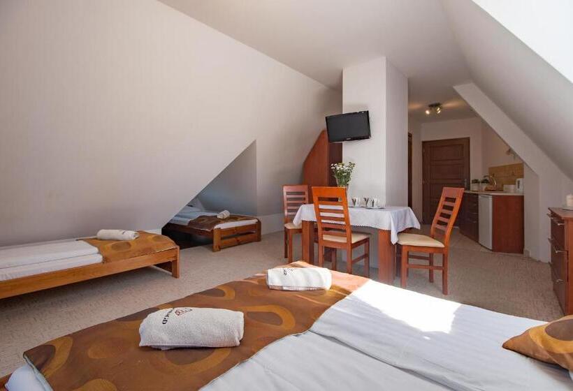 Семейный Номер, Willa Szmaragd   śniadania   Zniżki Na Termy   Sauna   Bilard   Stoki Narciarskie