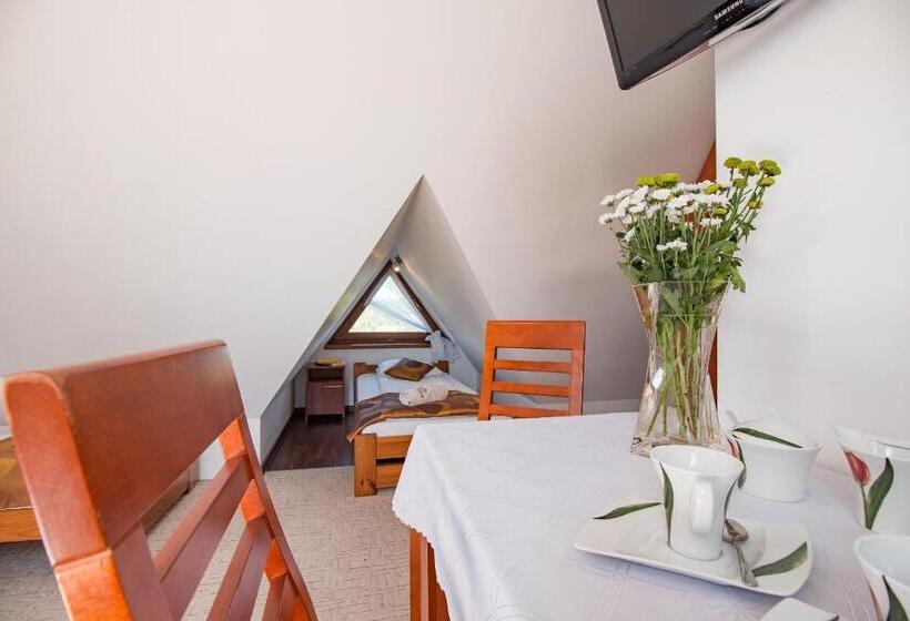 Семейный Номер, Willa Szmaragd   śniadania   Zniżki Na Termy   Sauna   Bilard   Stoki Narciarskie