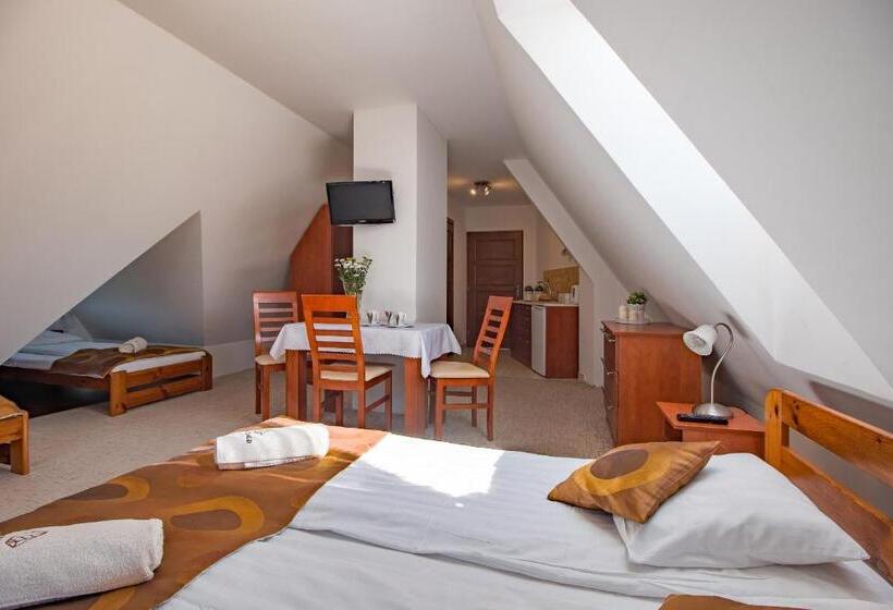 Семейный Номер, Willa Szmaragd   śniadania   Zniżki Na Termy   Sauna   Bilard   Stoki Narciarskie