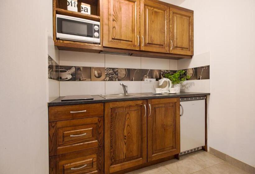 Люкс 2 Спальни, Willa Szmaragd   śniadania   Zniżki Na Termy   Sauna   Bilard   Stoki Narciarskie