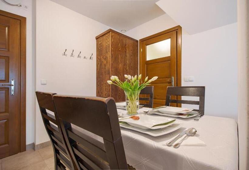 Люкс 2 Спальни, Willa Szmaragd   śniadania   Zniżki Na Termy   Sauna   Bilard   Stoki Narciarskie