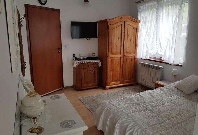 带大床的标准间, Zajazd Ponikiew   Noclegi Wadowice