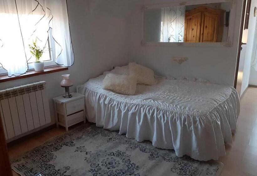 带大床的标准间, Zajazd Ponikiew   Noclegi Wadowice