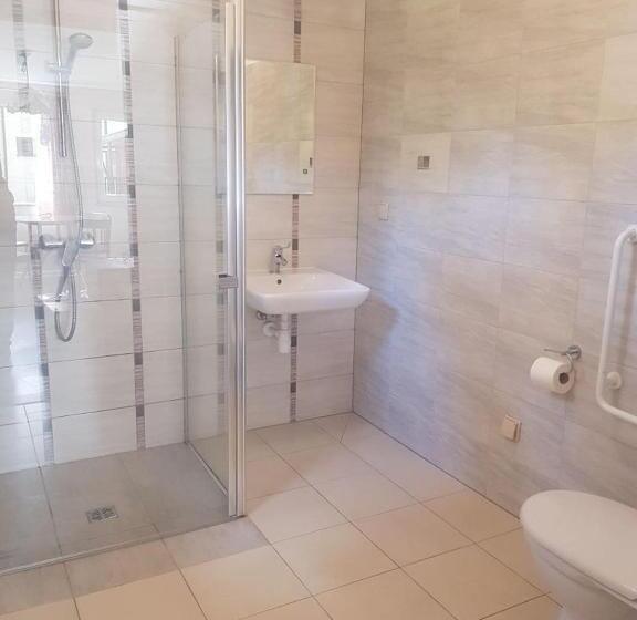 Семейное Бунгало, Ow Krakus I Pokoje I Domki