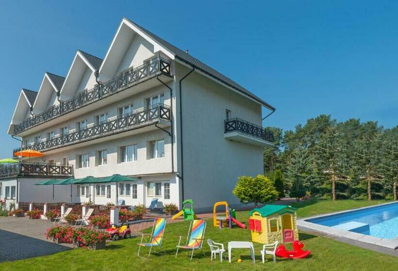 غرفة قياسية رباعية, Piramida Lux