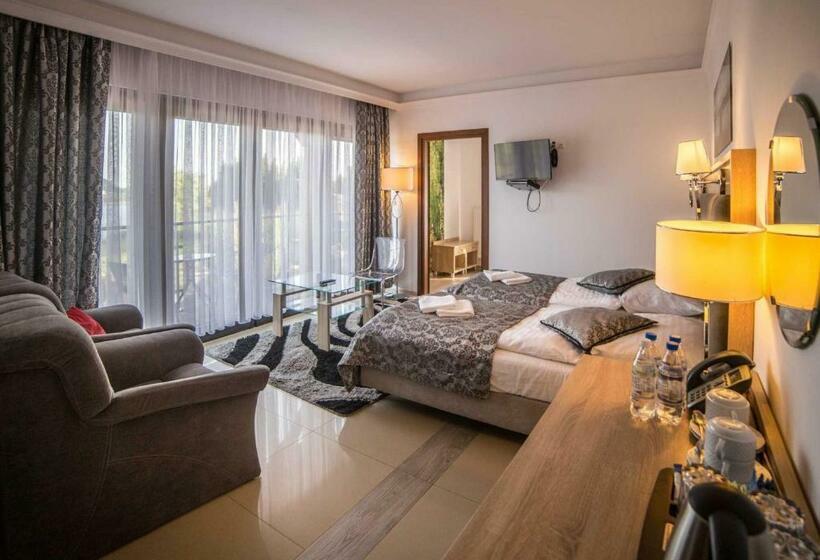 חדר סטנדרט לארבעה, Wichrowe Wzgórze Chmielno