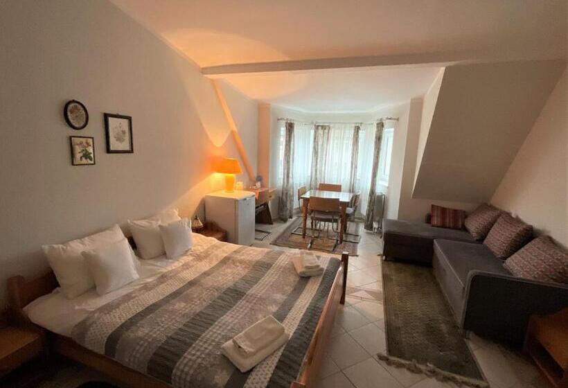 اتاق خانوادگی, Gościniec Jantar