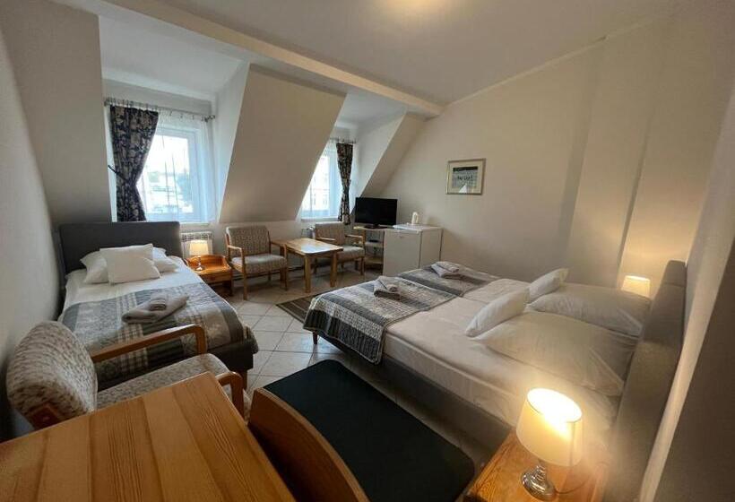 اتاق استاندارد سه نفره, Gościniec Jantar