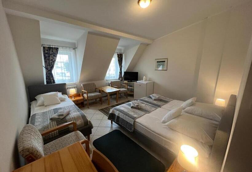 اتاق استاندارد سه نفره, Gościniec Jantar