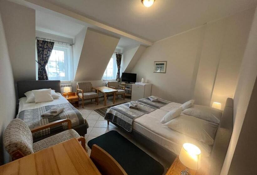 اتاق استاندارد سه نفره, Gościniec Jantar