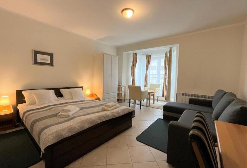 اتاق خانوادگی, Gościniec Jantar