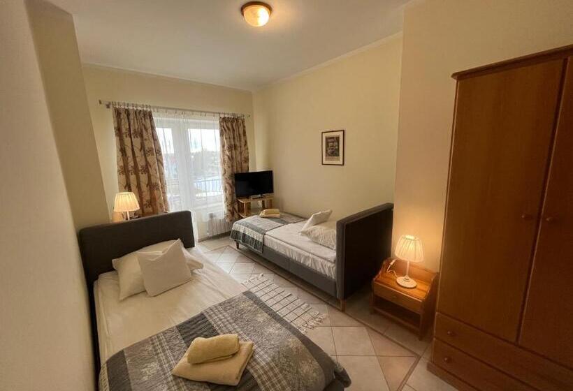 اتاق استاندارد با بالکن, Gościniec Jantar